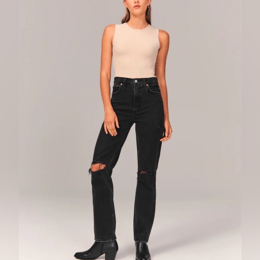 Abercrombie & Fitch 90s Straight Ultra High Rise Jeans in “Black Destroy,” 32 S - Picture 2 of 9